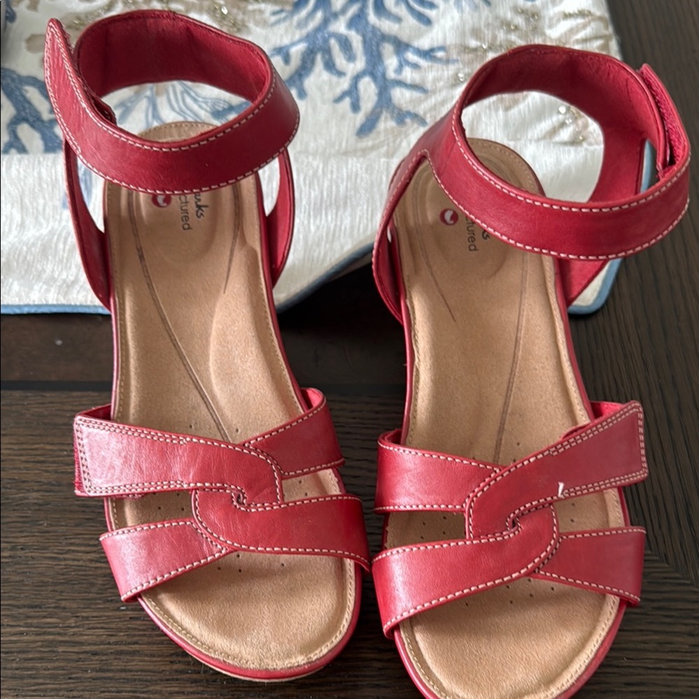 Clarks Women's Vibrant Red Sandals - Picture 4 of 5